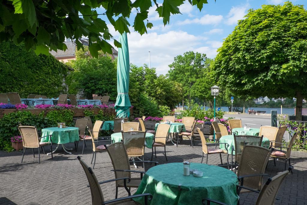 Panorama-Cafe Moselgarten Алф Екстериор снимка