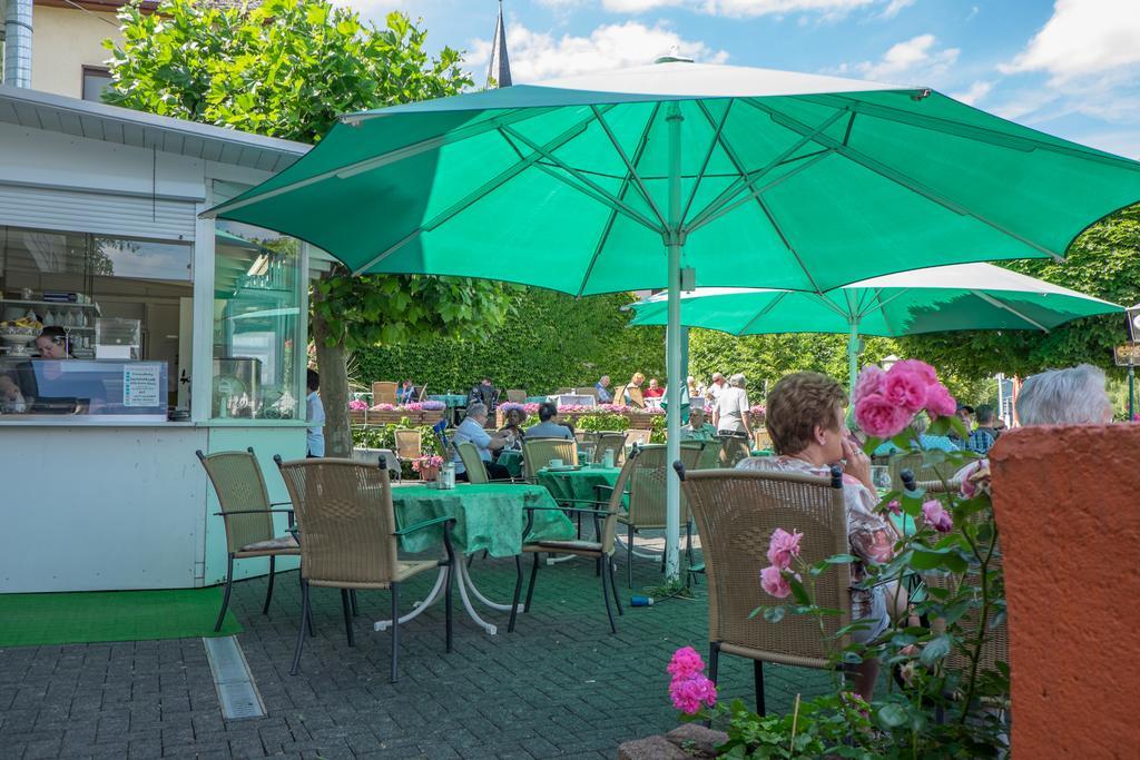 Panorama-Cafe Moselgarten Алф Екстериор снимка